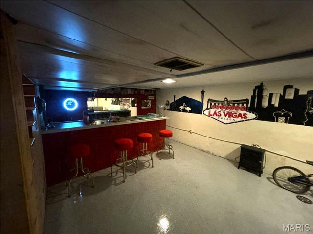 1133 Teresa LN, Carrollton, IL 62016