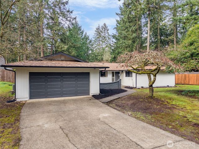 4205 Candlewood Drive SE, Lacey, WA 98503