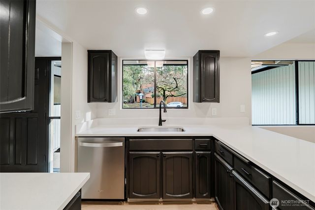 4205 Candlewood Drive SE, Lacey, WA 98503