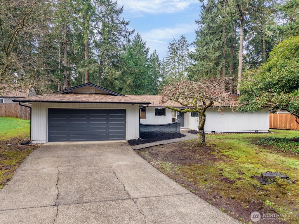 4205 Candlewood Drive SE, Lacey, WA 98503