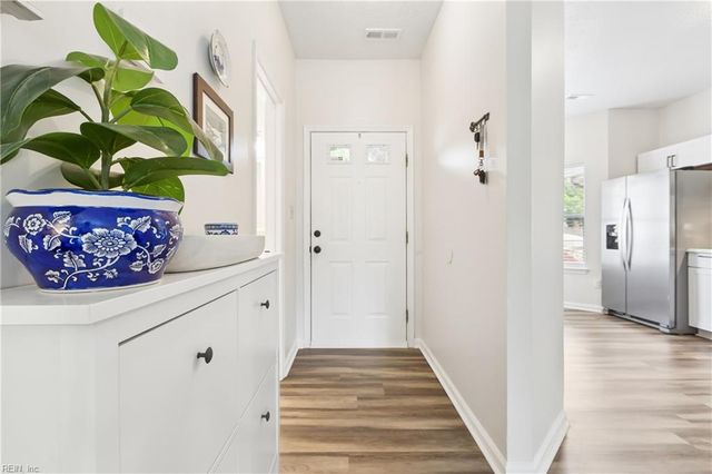323 Westview DR, Hampton, VA 23666