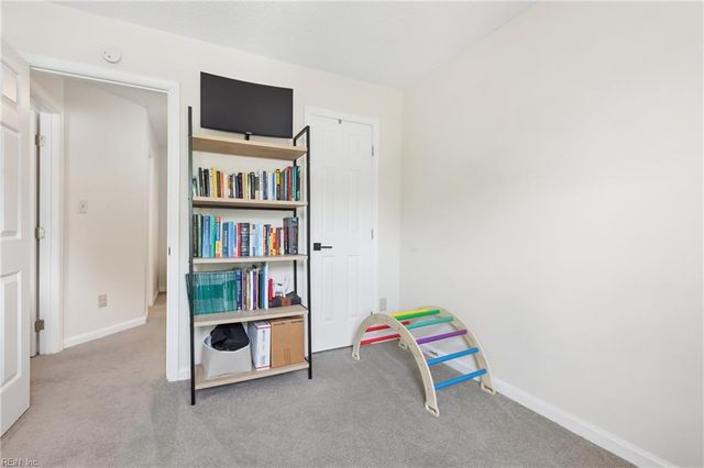 323 Westview DR, Hampton, VA 23666