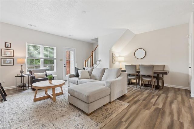 323 Westview DR, Hampton, VA 23666