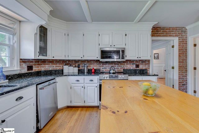 211 S Ticonderoga Drive, Greer, SC 29650