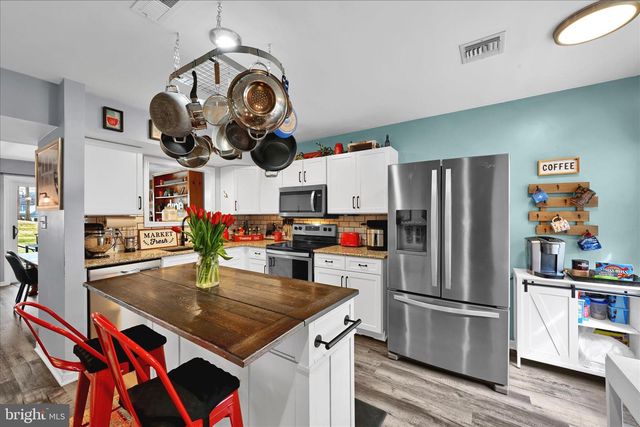 214 WINDING HILL DR, Lancaster, PA 17601