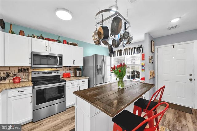 214 WINDING HILL DR, Lancaster, PA 17601