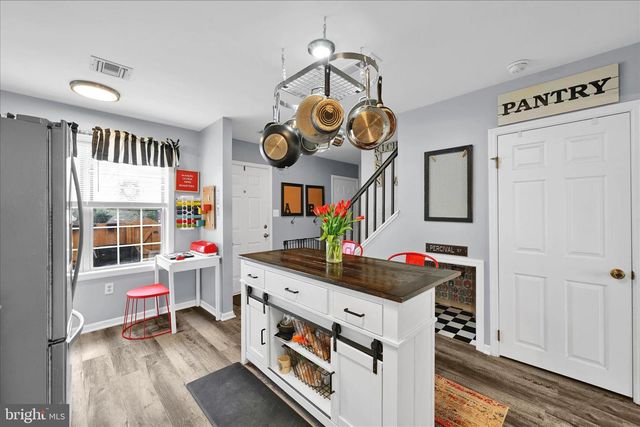 214 WINDING HILL DR, Lancaster, PA 17601