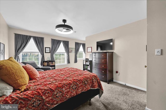 214 WINDING HILL DR, Lancaster, PA 17601