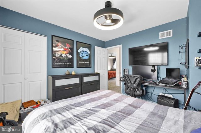 214 WINDING HILL DR, Lancaster, PA 17601