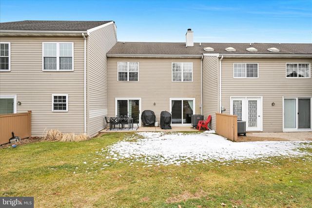 214 WINDING HILL DR, Lancaster, PA 17601