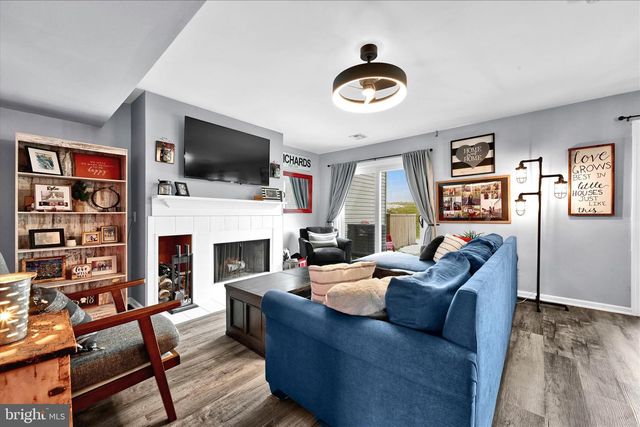 214 WINDING HILL DR, Lancaster, PA 17601