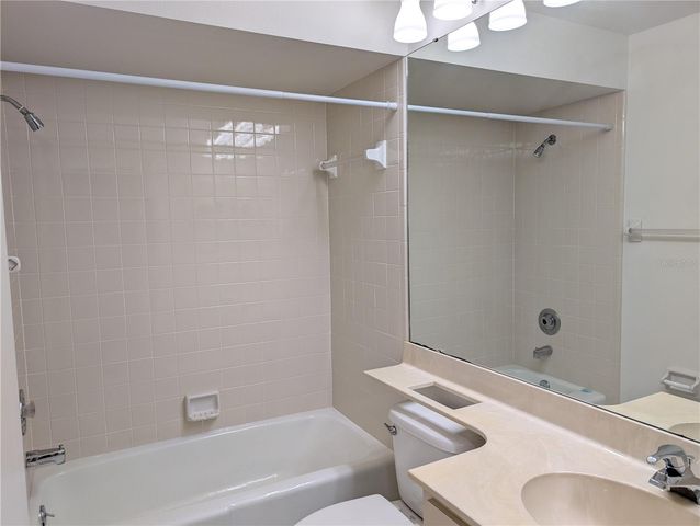 7171 WOOD CREEK DRIVE 5, Sarasota, FL 34231