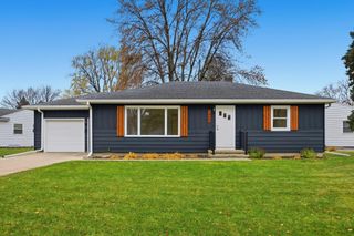 1425 11th Street S, Fargo, ND 58103