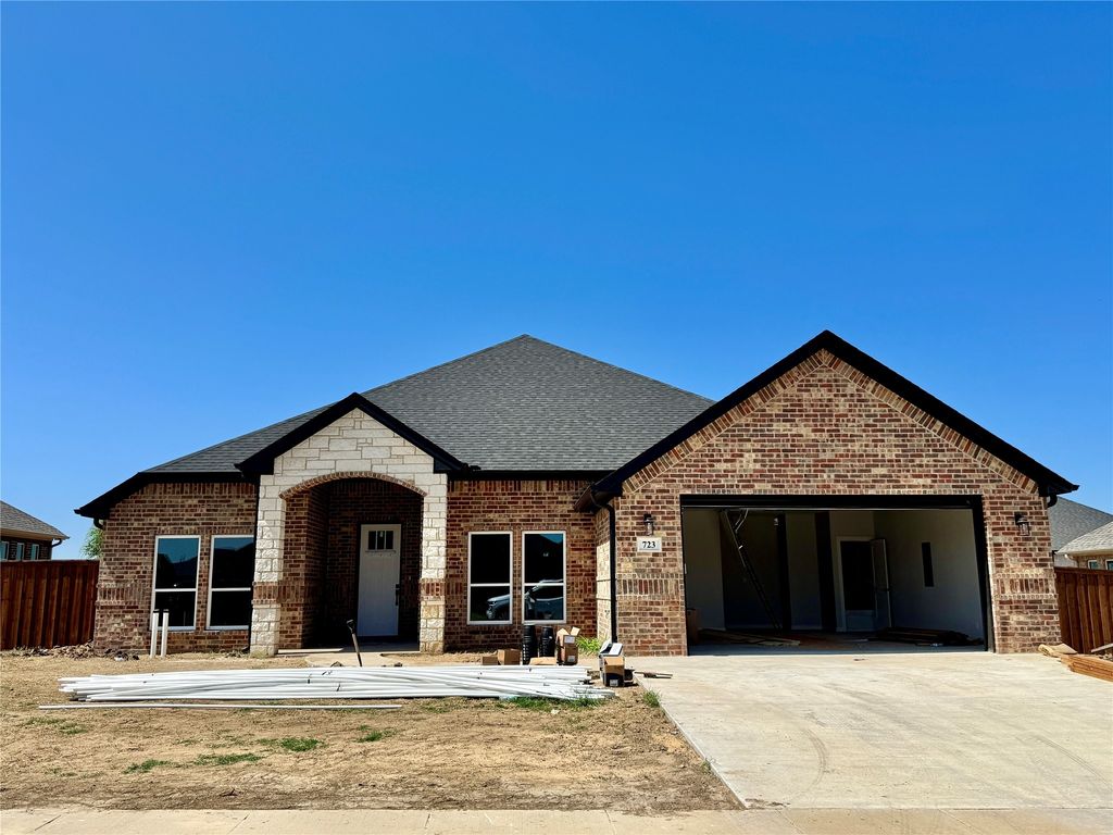 723 Cobblestone Circle, Mabank, TX 75147