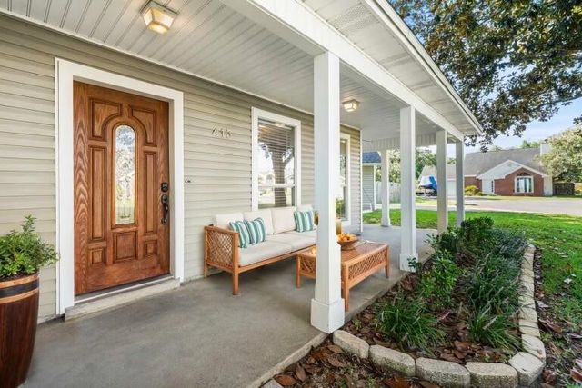 413 Bristol Cove Road, Mary Esther, FL 32569