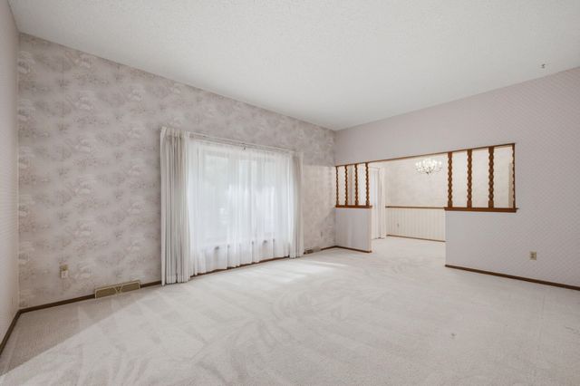 1135 N Patrick Henry St, Derby, KS 67037