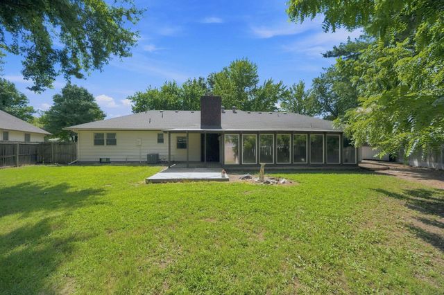 1135 N Patrick Henry St, Derby, KS 67037