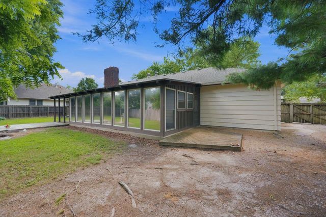 1135 N Patrick Henry St, Derby, KS 67037