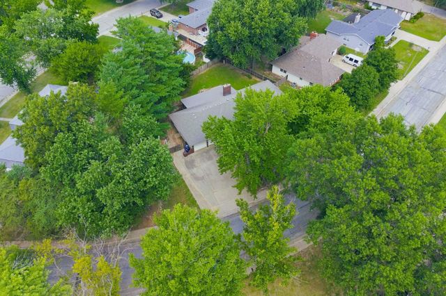 1135 N Patrick Henry St, Derby, KS 67037