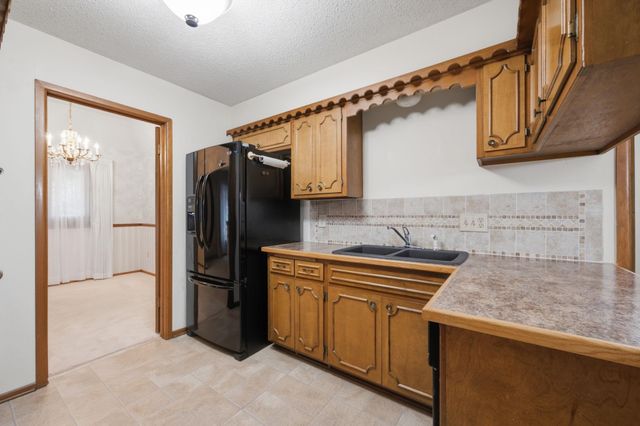 1135 N Patrick Henry St, Derby, KS 67037