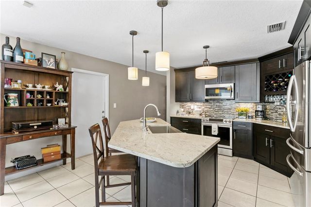 3401 W NORTH B STREET, Tampa, FL 33609