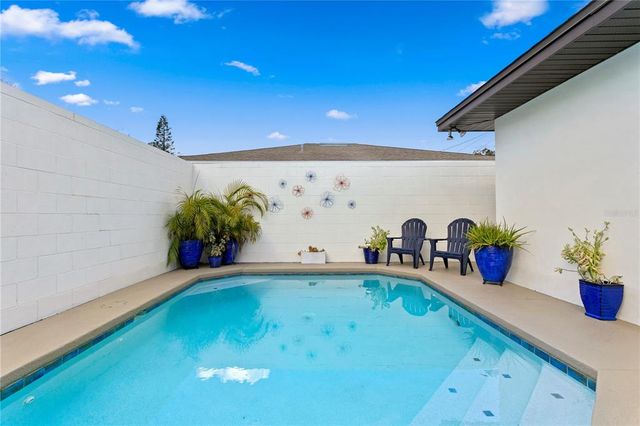 3401 W NORTH B STREET, Tampa, FL 33609