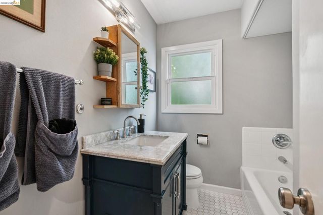 4651 4651 Fair Ave, Oakland, CA 94619