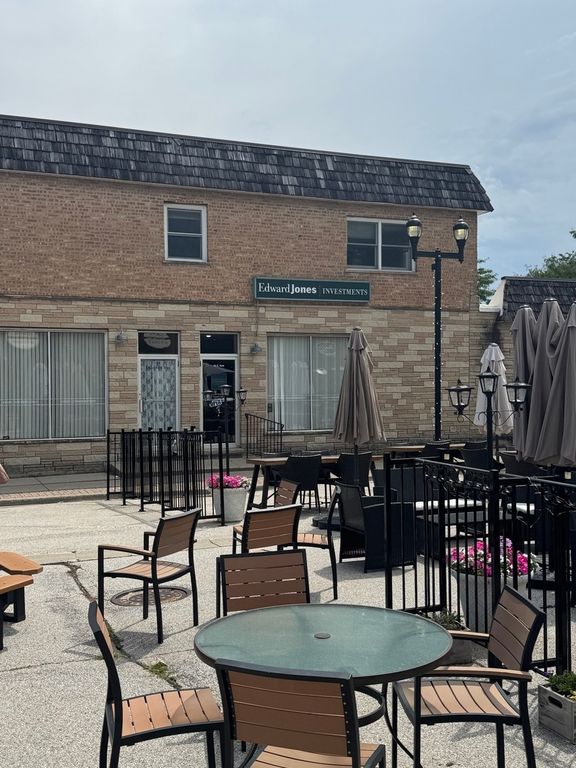 17 E Park Street 1, Mundelein, IL 60060