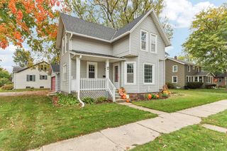 305 W 2nd STREET, Oconomowoc, WI 53066