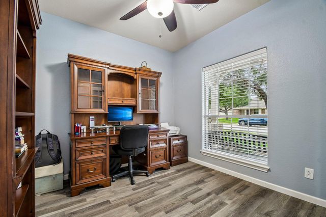 913 Hyde Park DR, Round Rock, TX 78665
