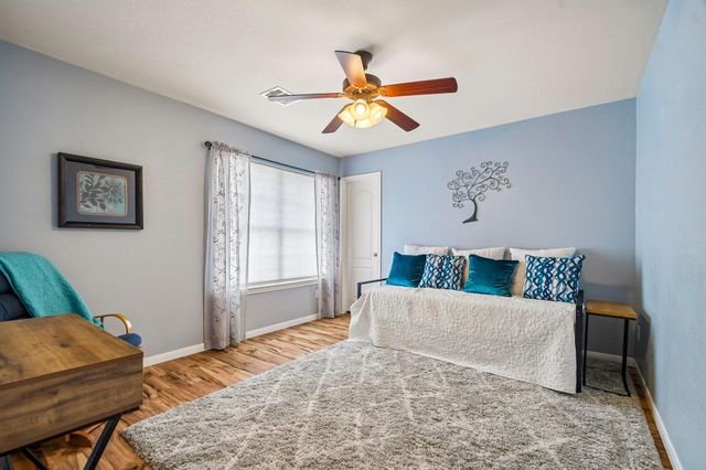913 Hyde Park DR, Round Rock, TX 78665