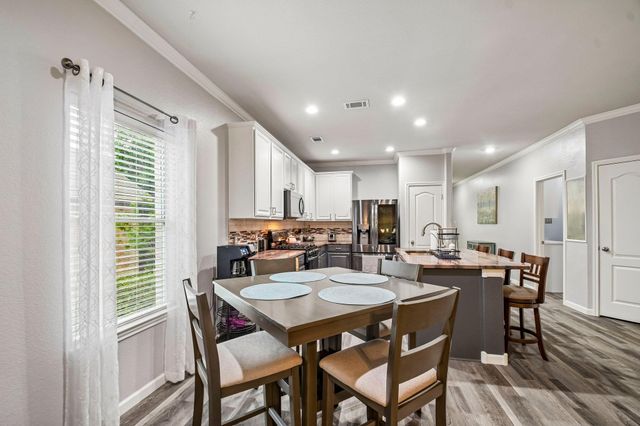 913 Hyde Park DR, Round Rock, TX 78665
