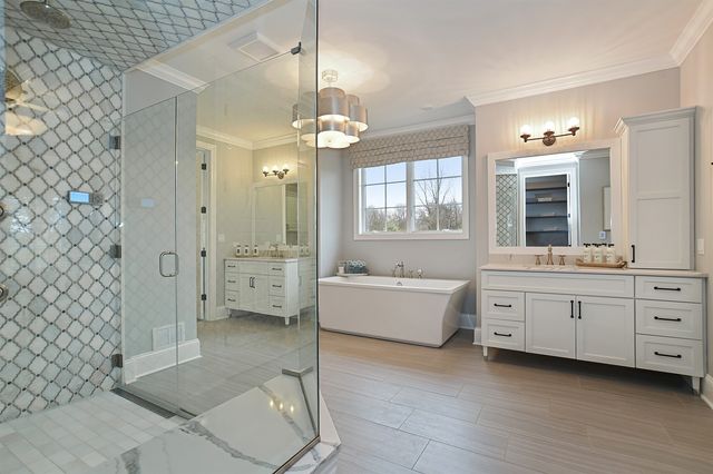 230 Majestic Oak Court, Lake Forest, IL 60045