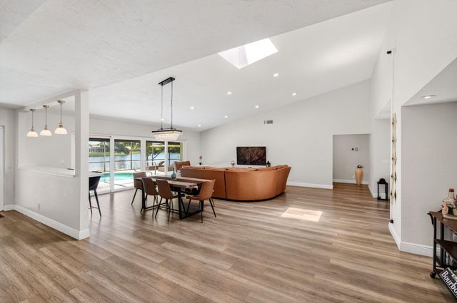 2320 SW 23rd Cranbrook Drive, Boynton Beach, FL 33436
