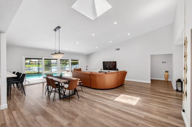 2320 SW 23rd Cranbrook Drive, Boynton Beach, FL 33436