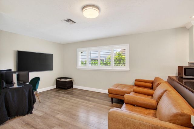 2320 SW 23rd Cranbrook Drive, Boynton Beach, FL 33436
