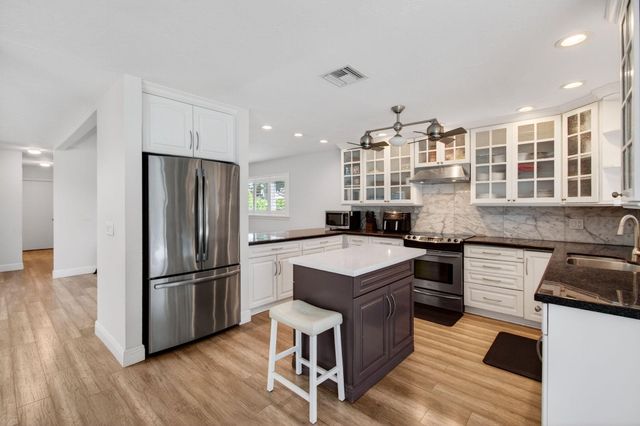2320 SW 23rd Cranbrook Drive, Boynton Beach, FL 33436