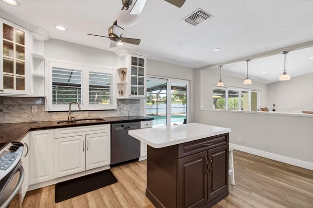 2320 SW 23rd Cranbrook Drive, Boynton Beach, FL 33436