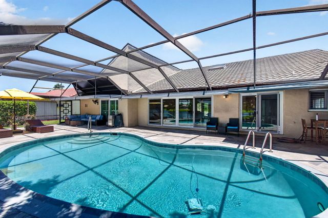 2320 SW 23rd Cranbrook Drive, Boynton Beach, FL 33436