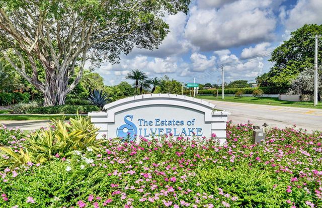 2320 SW 23rd Cranbrook Drive, Boynton Beach, FL 33436