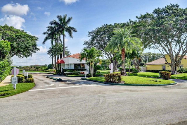 2320 SW 23rd Cranbrook Drive, Boynton Beach, FL 33436
