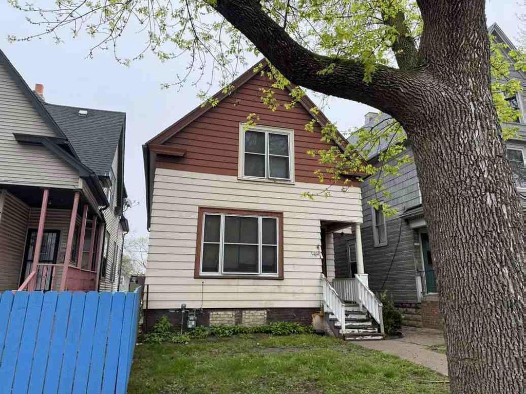 1302 S 21st STREET, Milwaukee, WI 53204