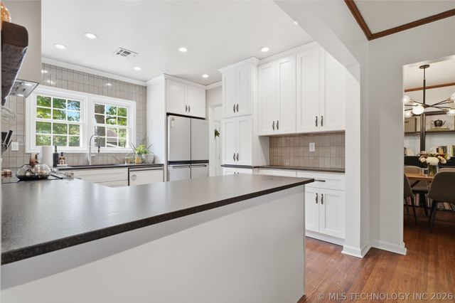 4710 E 8th Street, Tulsa, OK 74112