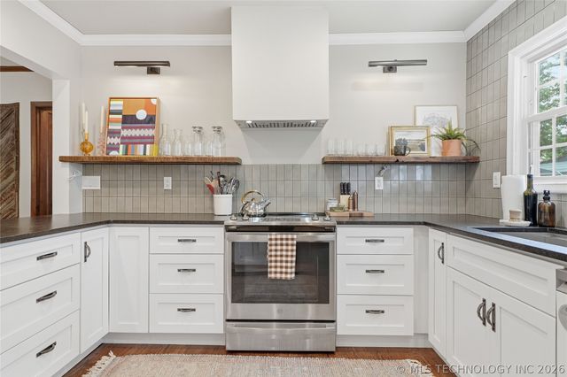 4710 E 8th Street, Tulsa, OK 74112