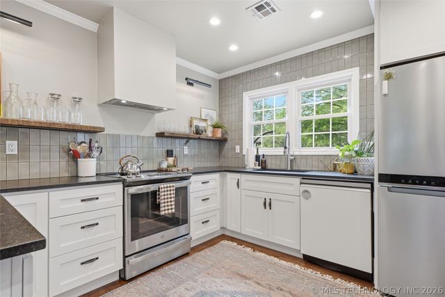 4710 E 8th Street, Tulsa, OK 74112