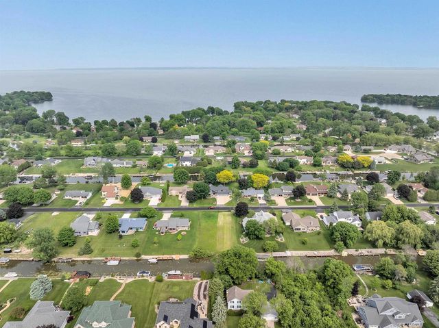 KILLDEER LANE, Oshkosh, WI 54901