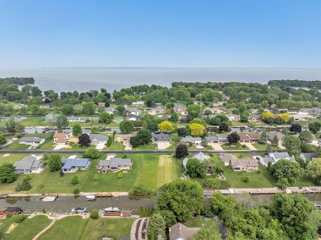KILLDEER LANE, Oshkosh, WI 54901