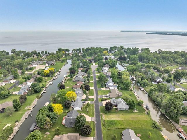 KILLDEER LANE, Oshkosh, WI 54901
