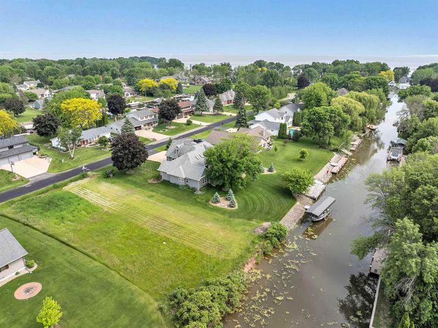 KILLDEER LANE, Oshkosh, WI 54901