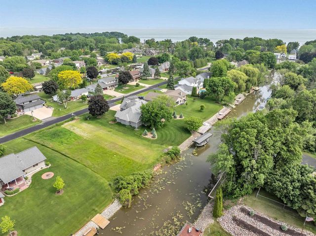 KILLDEER LANE, Oshkosh, WI 54901